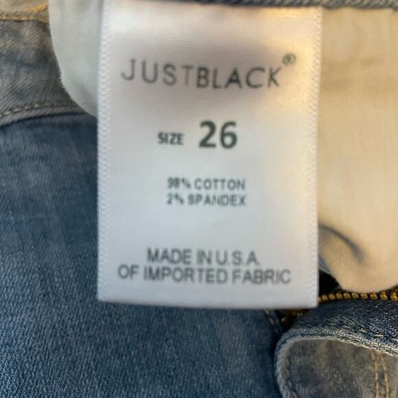 NWOT Just black size 26 women’s distressed cuffed shorts - Picture 6 of 7